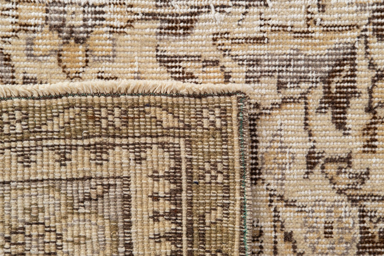Vintage Distressed Rug Forial