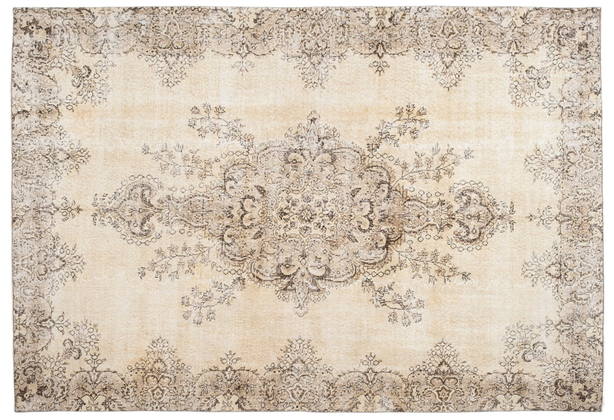 Vintage Distressed Rug Sylora