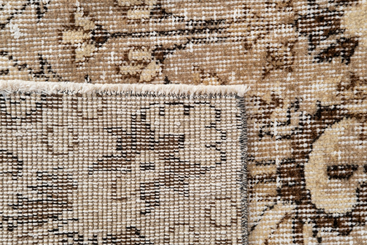 Vintage Distressed Rug Sylora