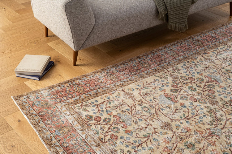 Vintage Distressed Rug Dorlin