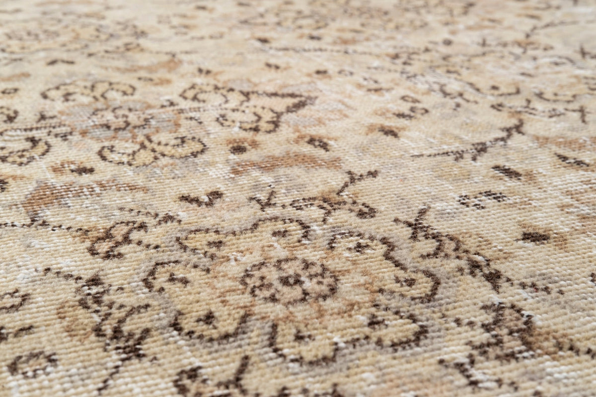 Vintage Distressed Rug Lorbia