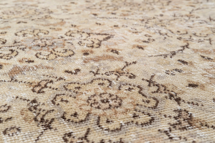 Vintage Distressed Rug Lorbia