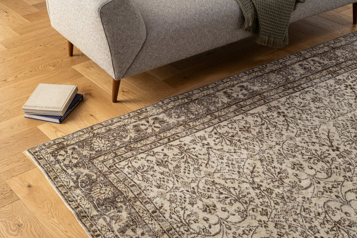 Vintage Distressed Rug Norythe