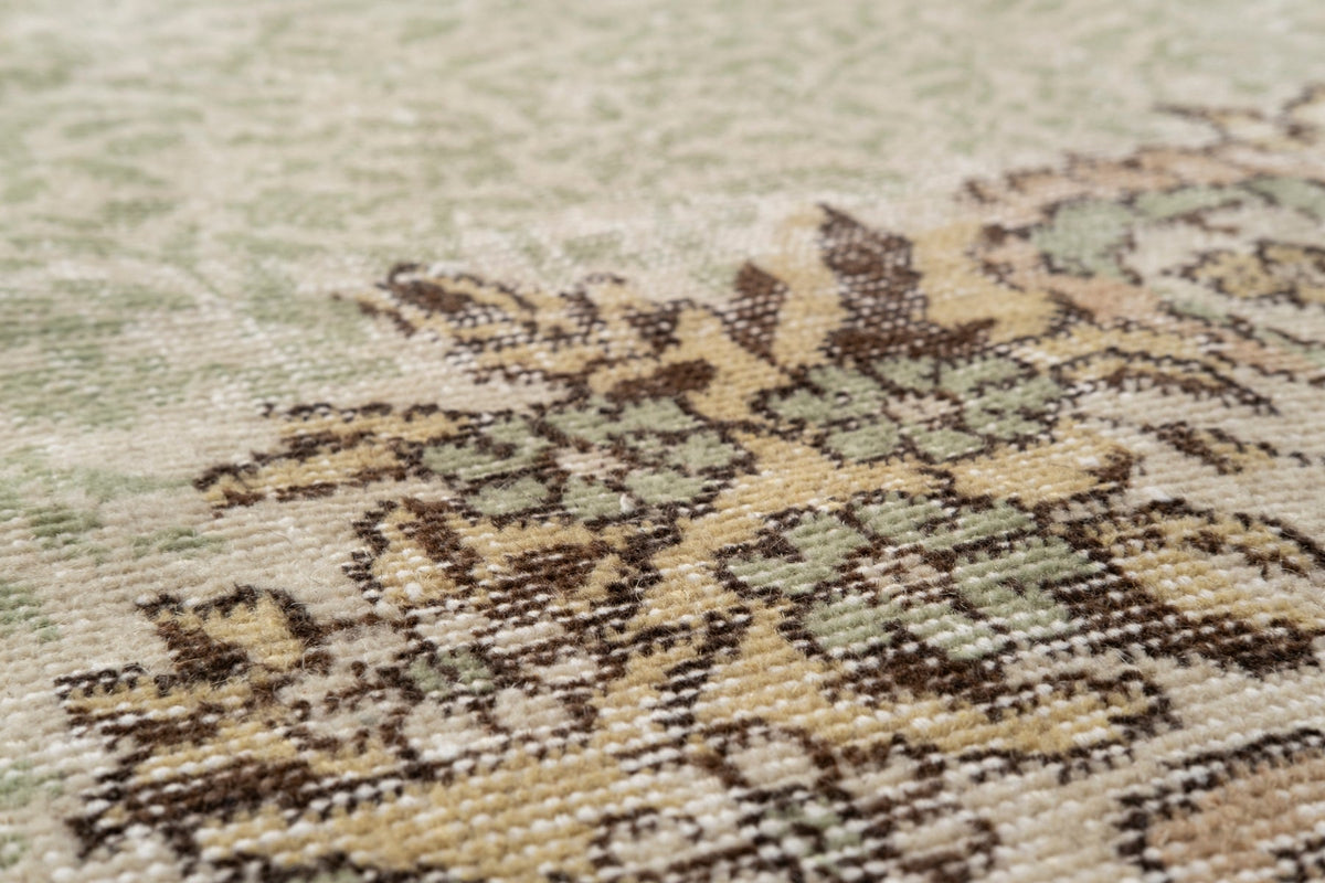 Vintage Distressed Rug Sylrene