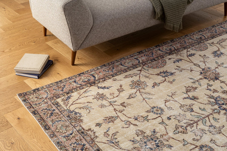 Vintage Distressed Rug Serenya