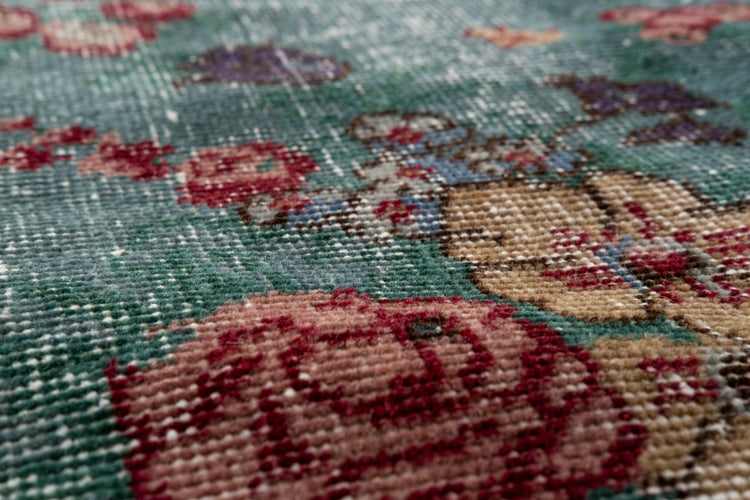 Vintage Distressed Rug Zeliya