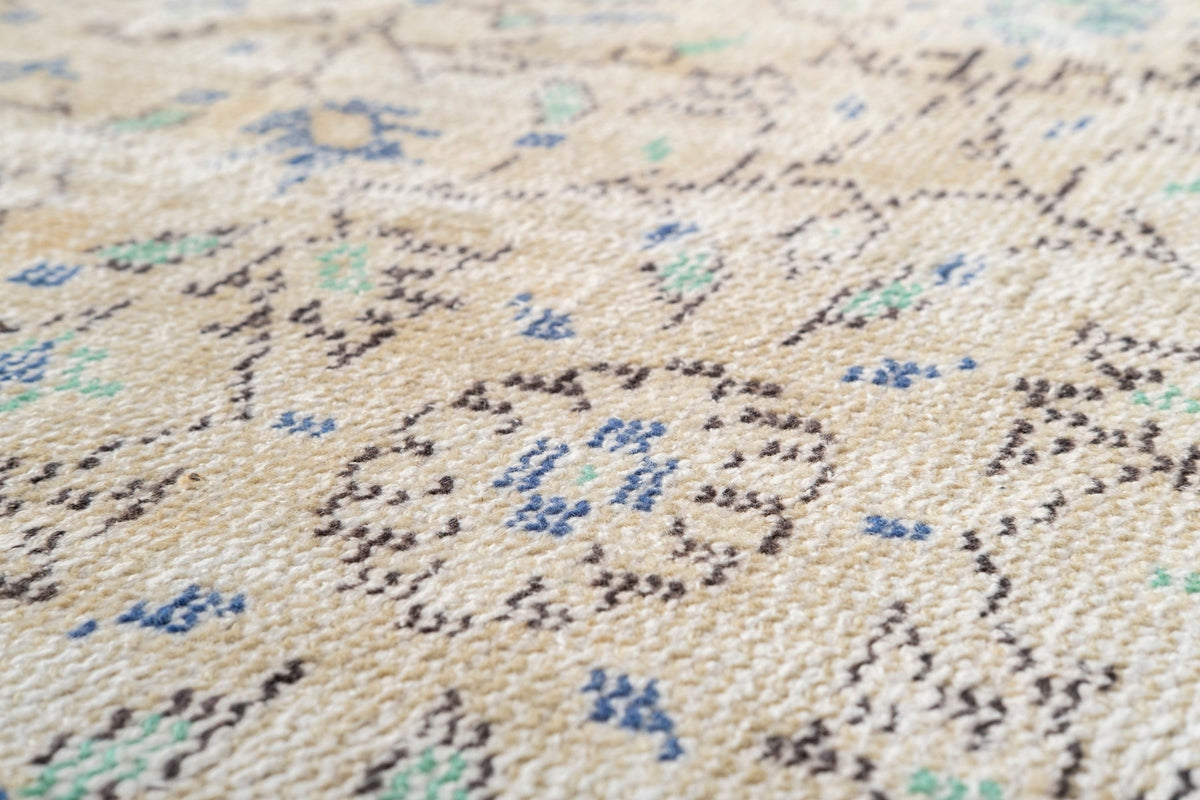 Vintage Distressed Rug Kalae