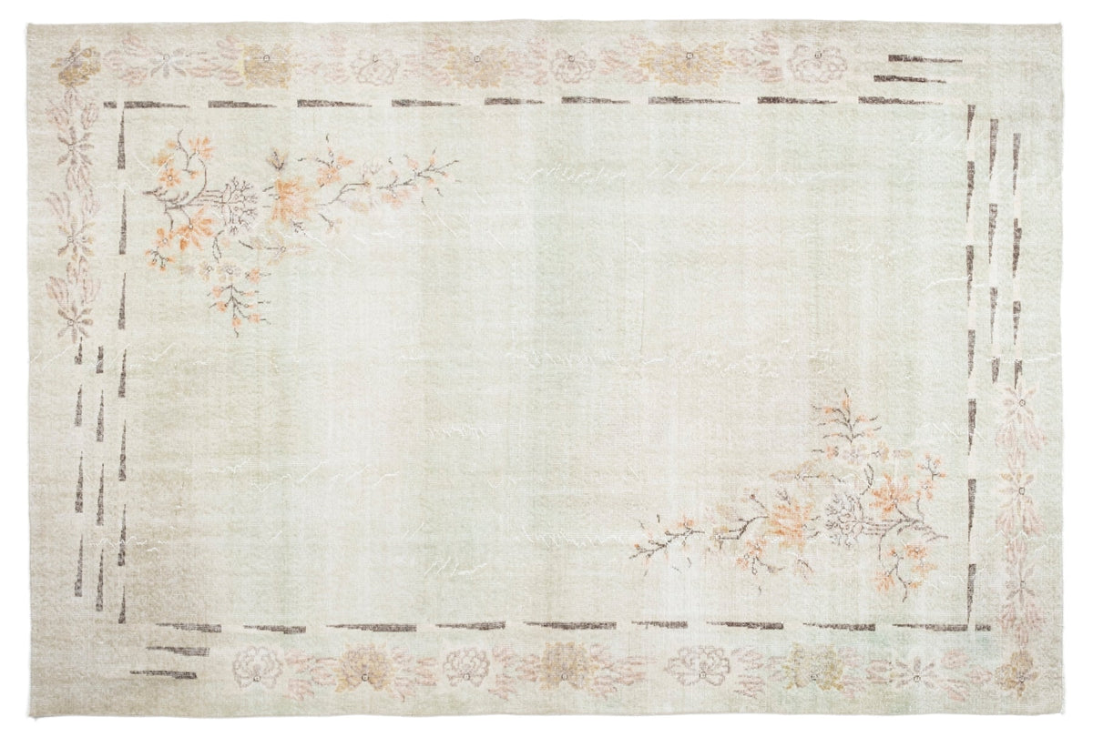 Vintage Distressed Rug Nevara