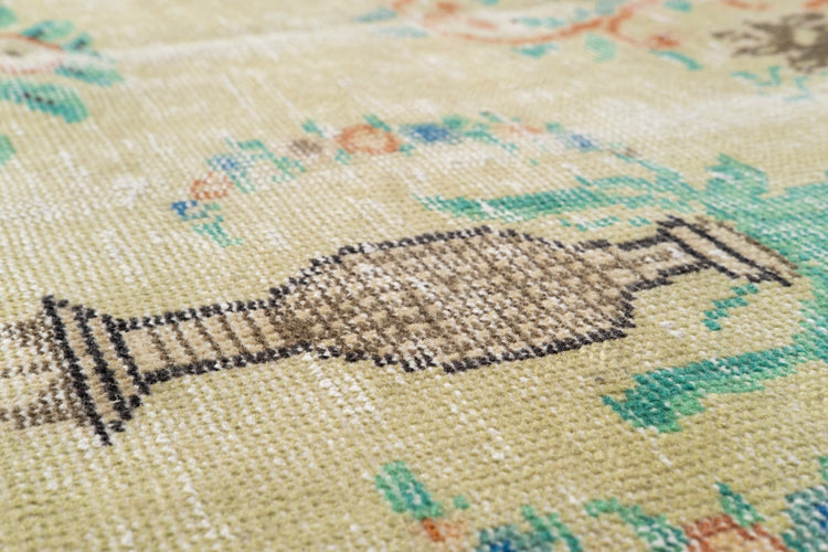 Vintage Distressed Rug Volayne