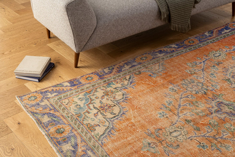 Vintage Distressed Rug Kilvan