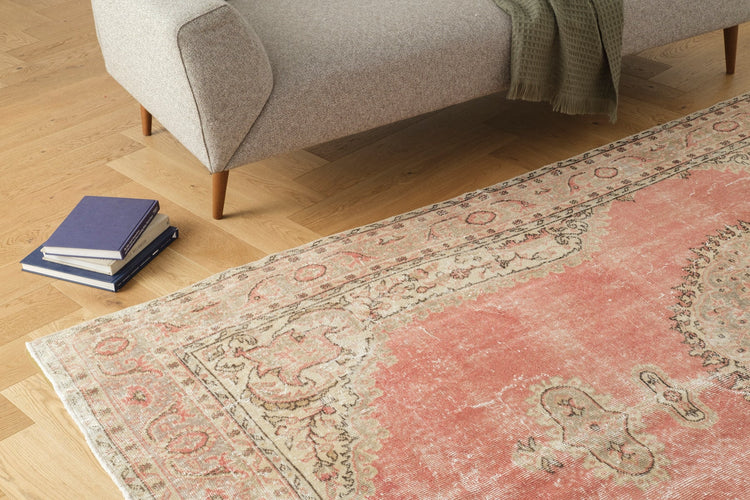 Vintage Distressed Rug Salva