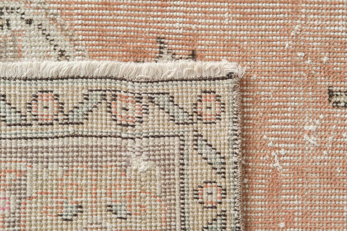 Vintage Distressed Rug Rudite