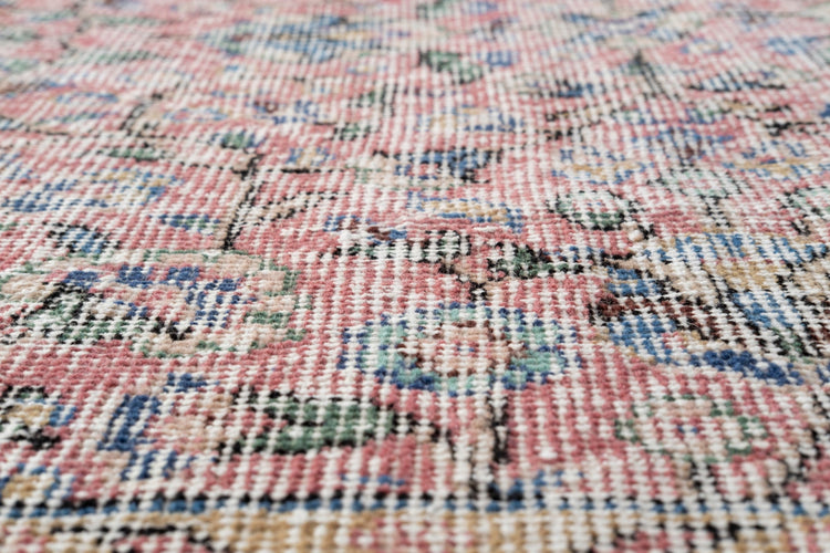 Vintage Distressed Rug Lyanna