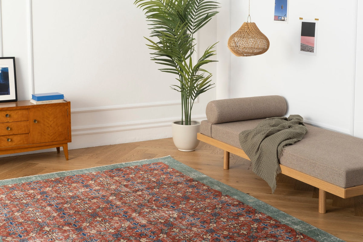 Vintage Distressed Rug Sivakumaran