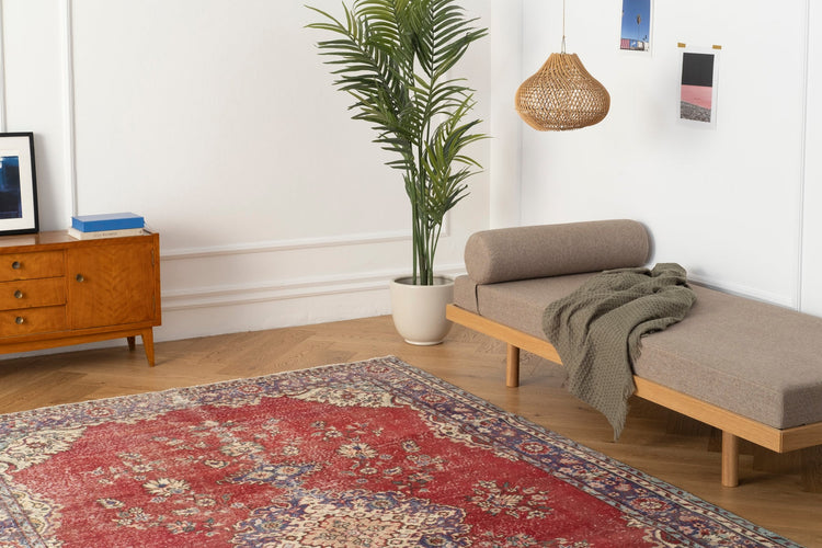 Vintage Distressed Rug Sellaph