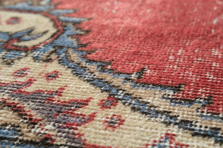 Vintage Distressed Rug Ninoslava