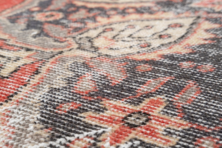 Vintage Persian Rug Qorina