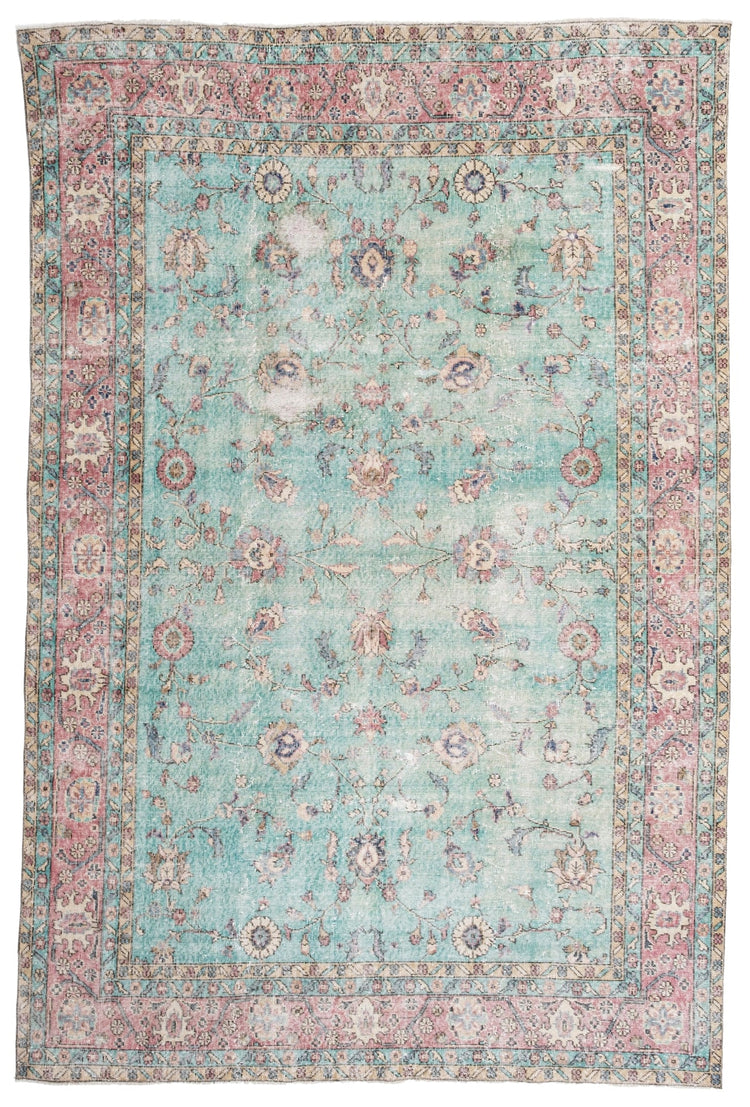 Vintage Distressed Rug Tesara