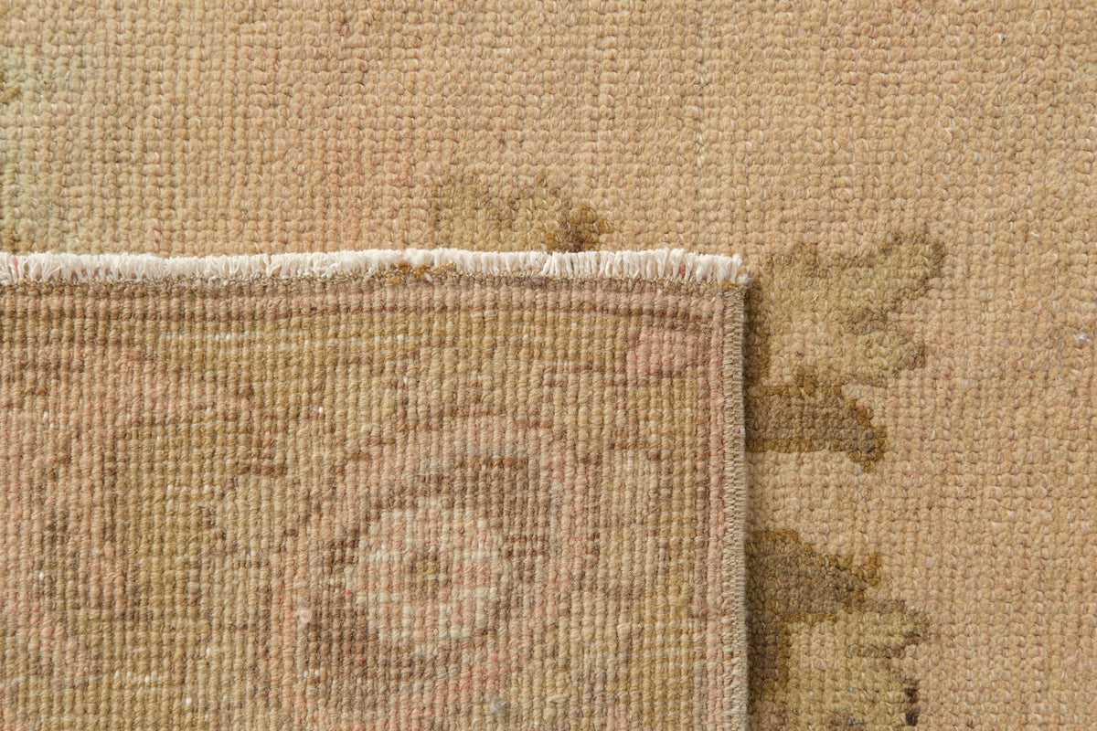Vintage Distressed Rug Eberhardt