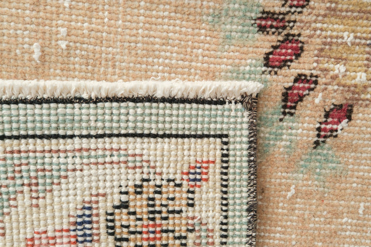 Vintage Distressed Rug Hildegardt