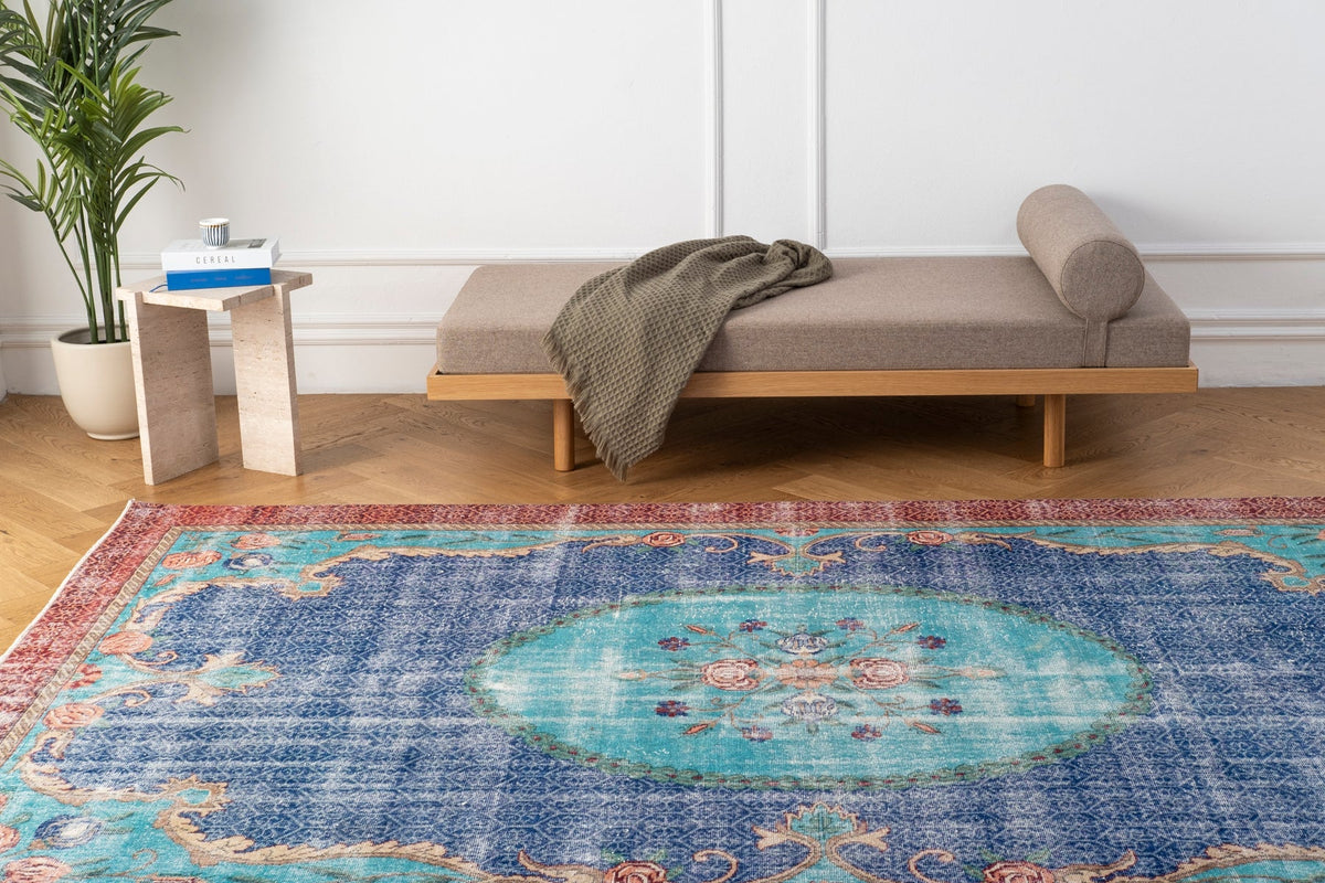 Vintage Persian Rug Visara