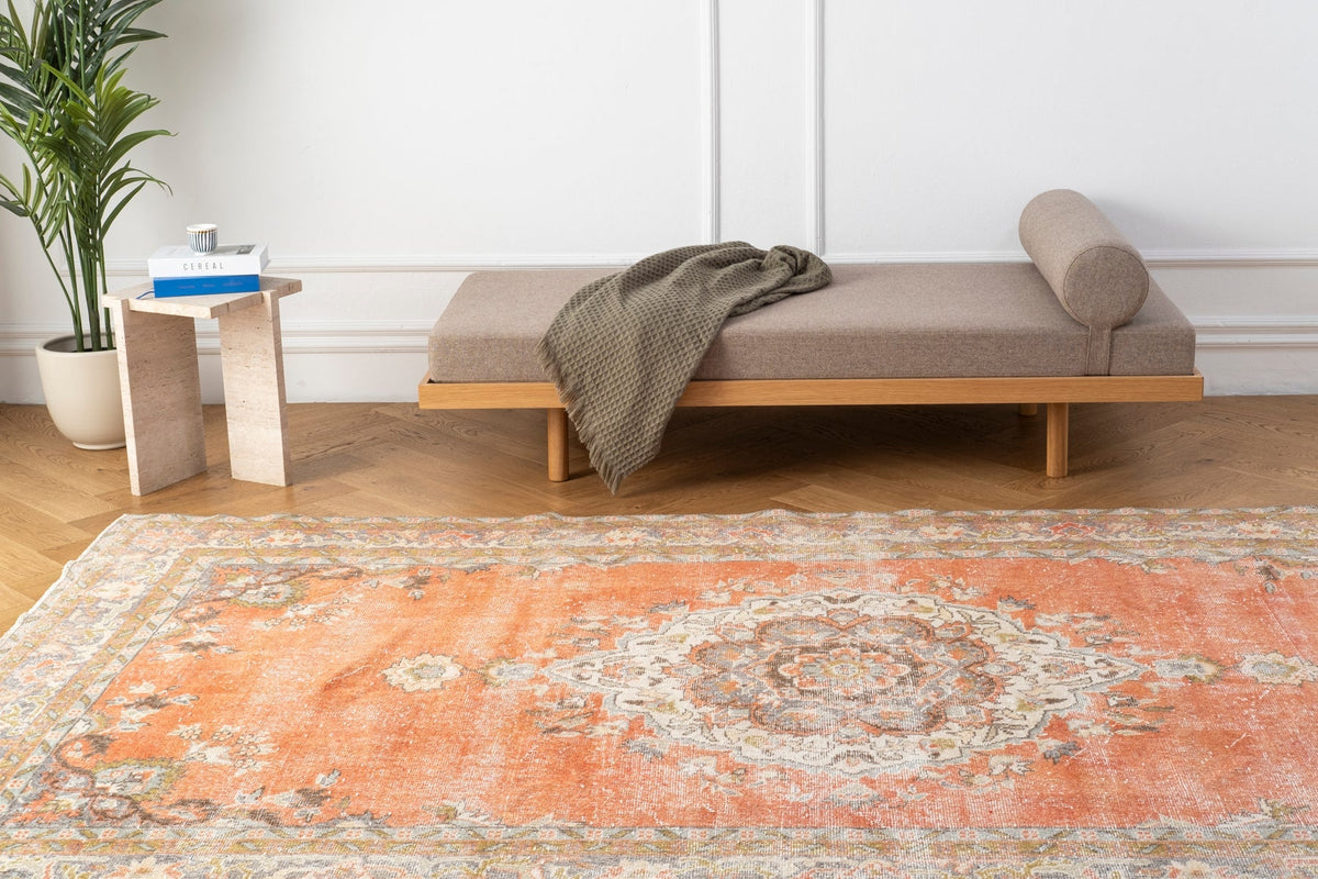 Vintage Persian Rug Pavira