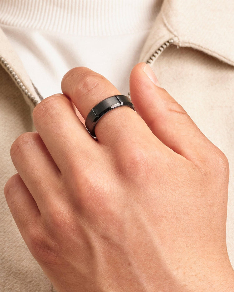 Wilshire Ring Black - JAXXON