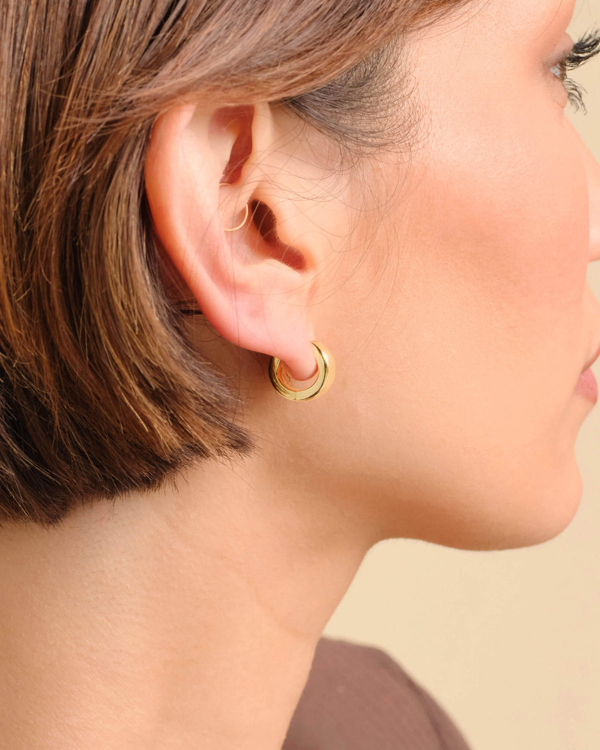 Women's Chunkie Huggie Earrings - Gold - JAXXON