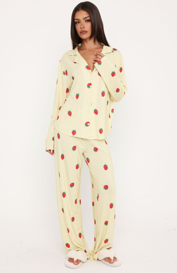 Pillow Talk Printed Long Sleeve Pyjama Set Lemon Strawberry