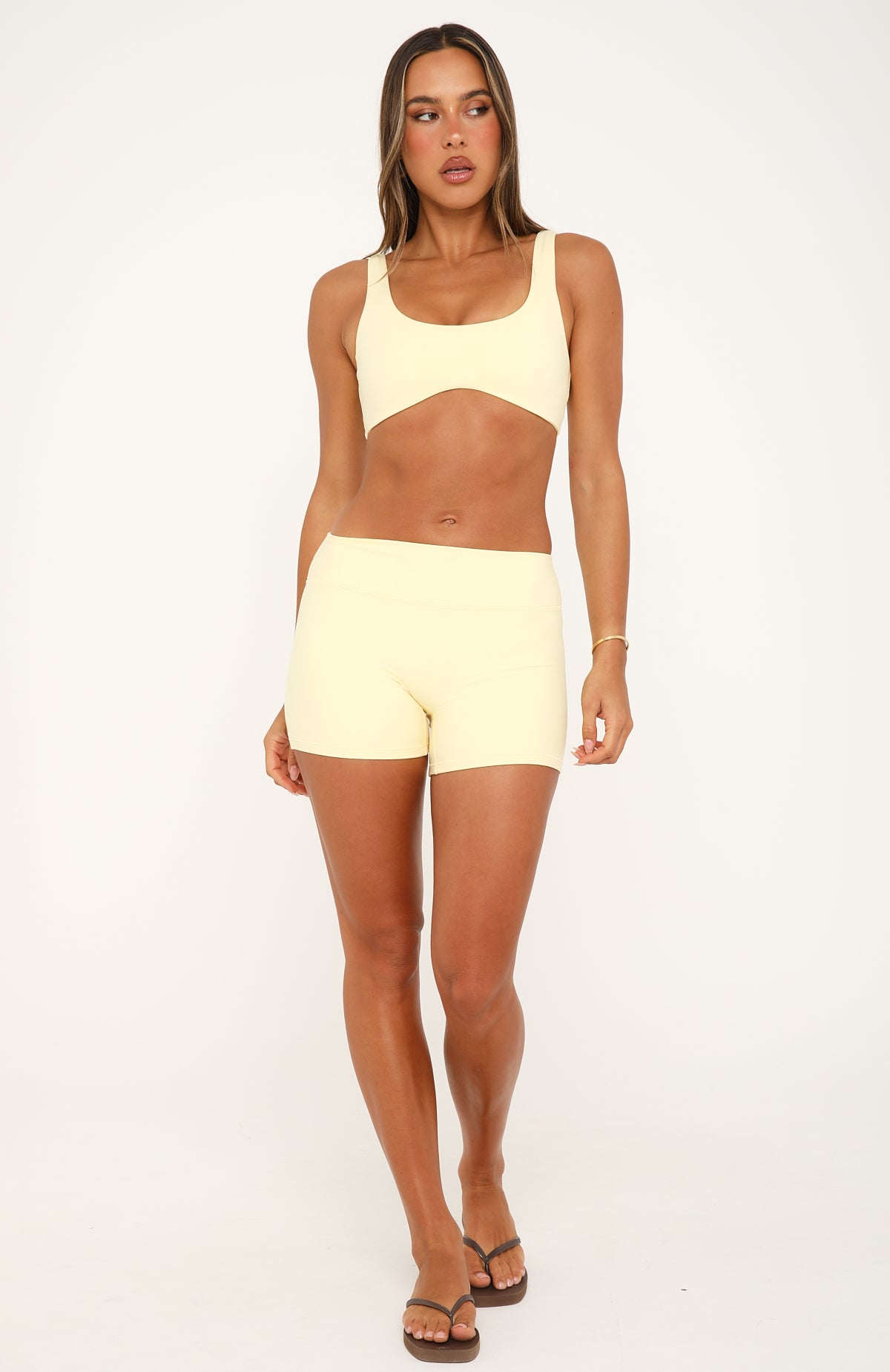 Keep Up Mid Rise Shorts 4" Banana