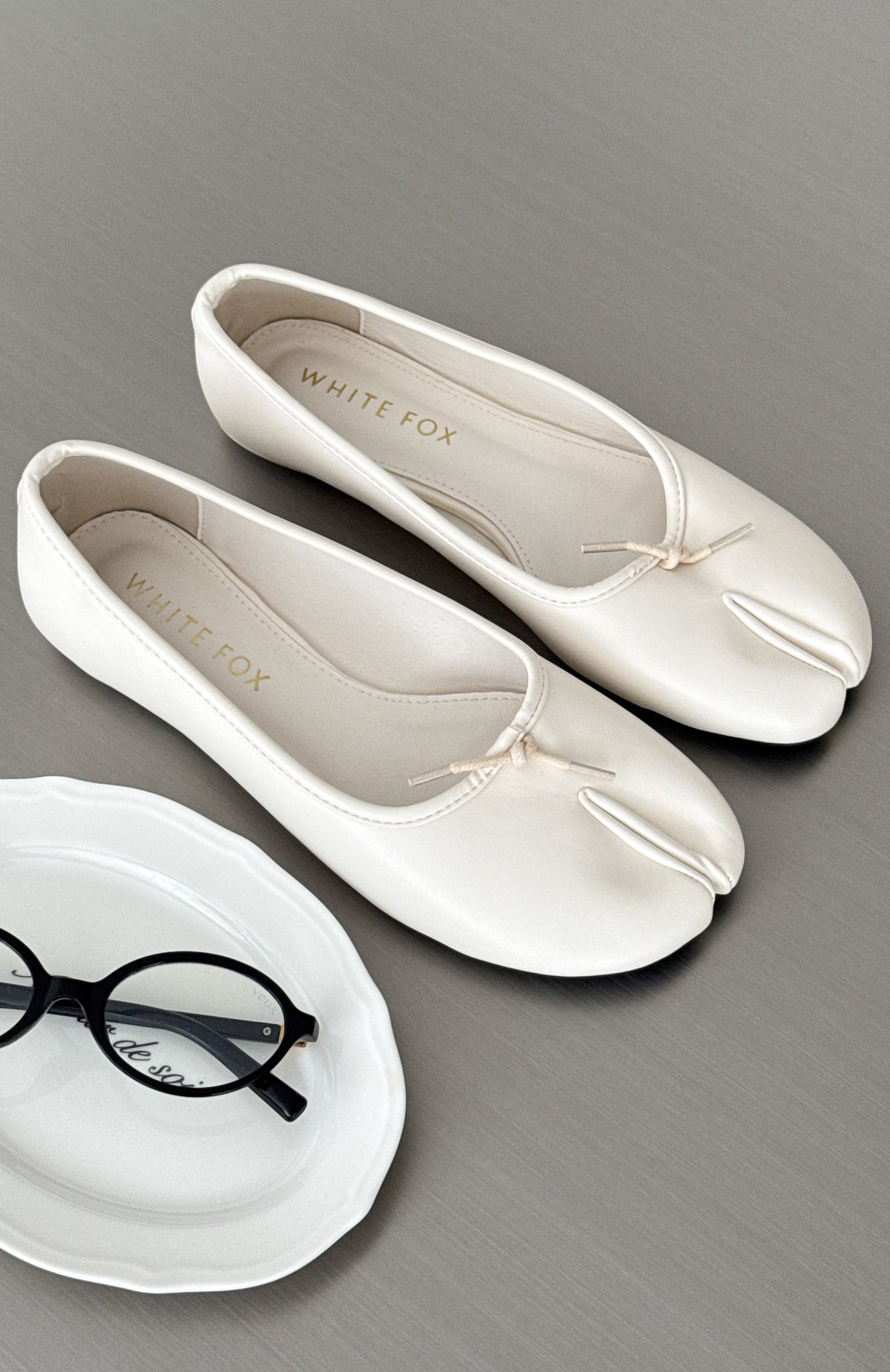 Kellee Tabi Ballet Flats Off White PU