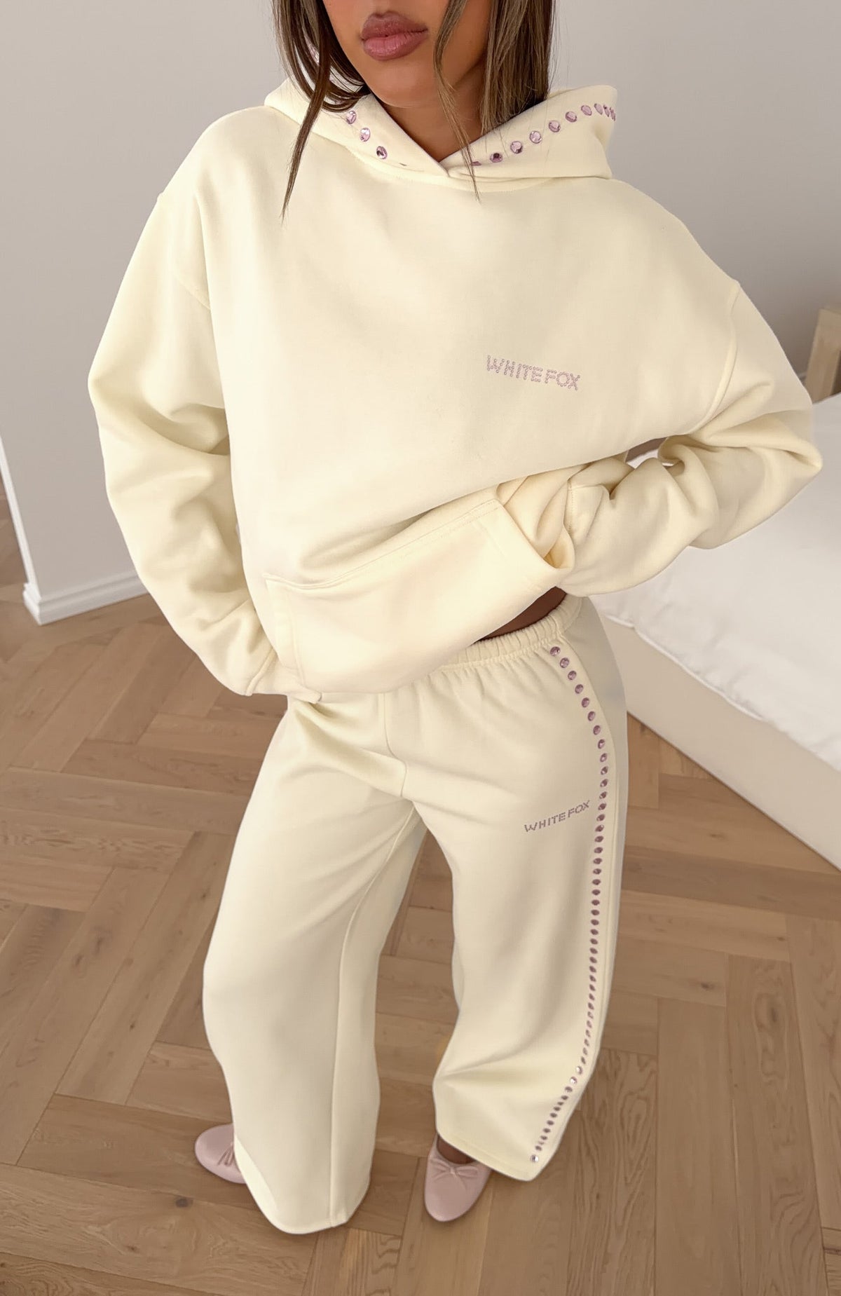 Shining Moment Wide Leg Sweatpants Cream