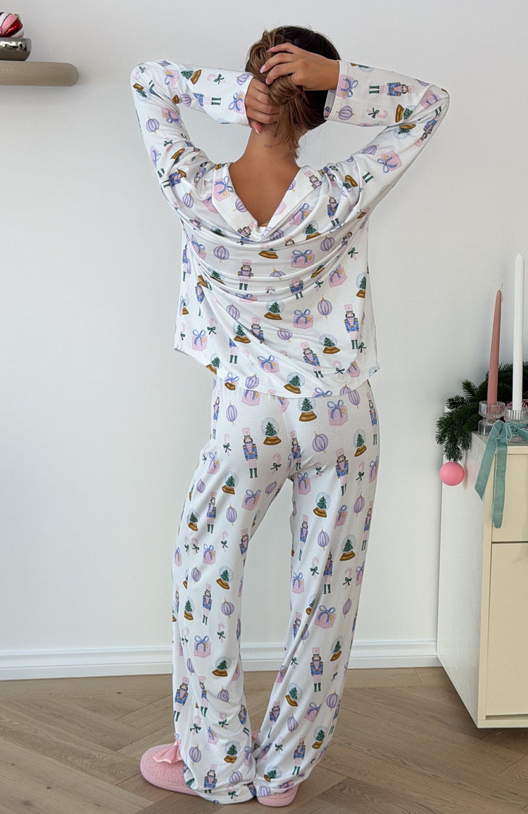 Pillow Talk Printed Long Sleeve Pyjama Set Holiday Nutcracker